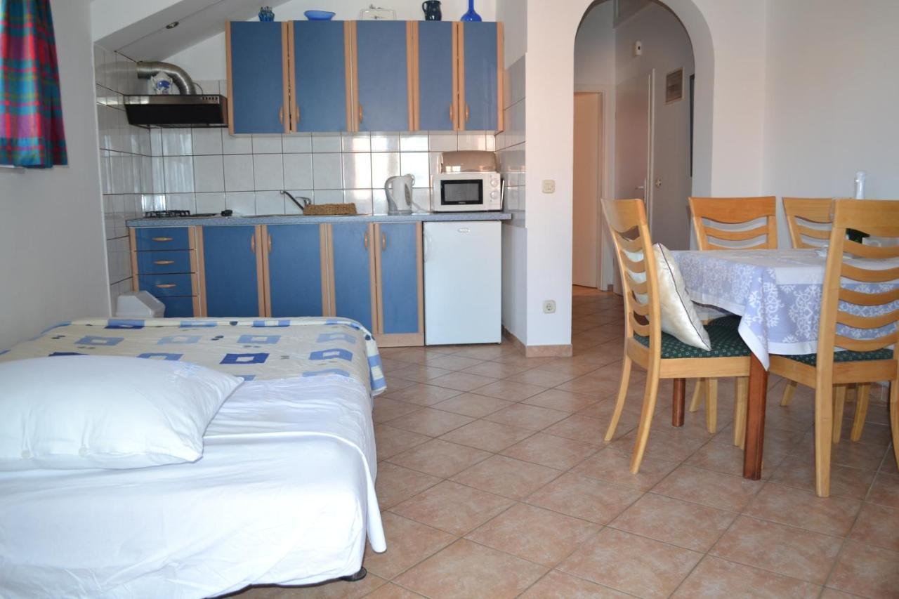 Apartments Lucija Srima Esterno foto